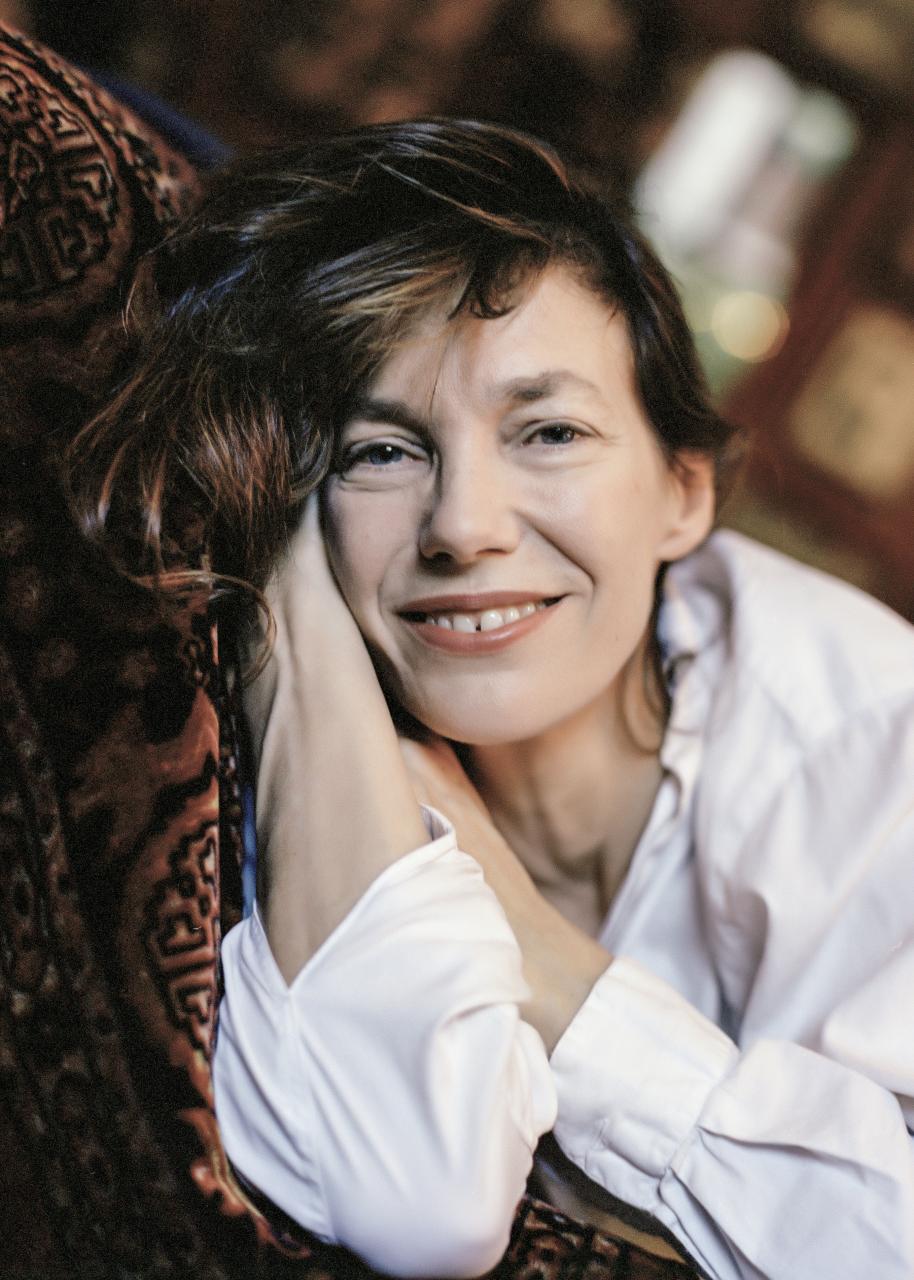 PARIS, FRANCE - 08/07/2005: Actress, singer, songwriter and film director, Jane Birkin, former partner of the French singer Serge Gainsbourg, strikes poses during a magazine assignment photo session in her 7th arrondissement apartment in Paris. (Photo by Derek Hudson/Getty Images)