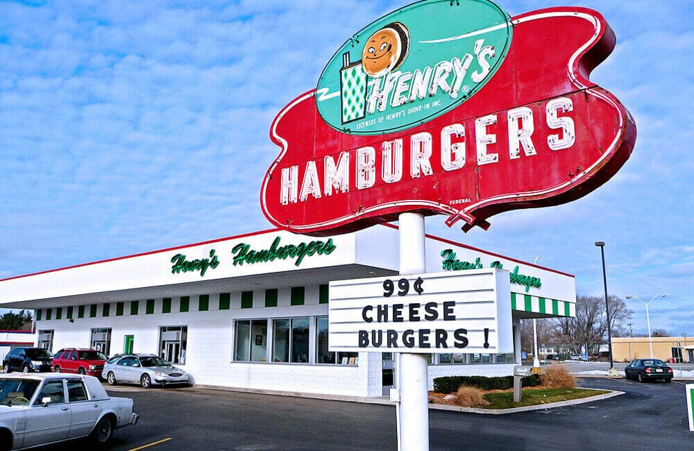 Henry's Hamburgers ©Beached Bum / Wikipedia.org