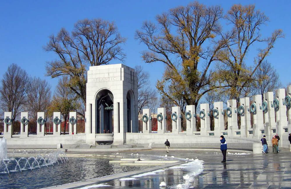 National World War II Memorial @HISTORY / Twitter.com